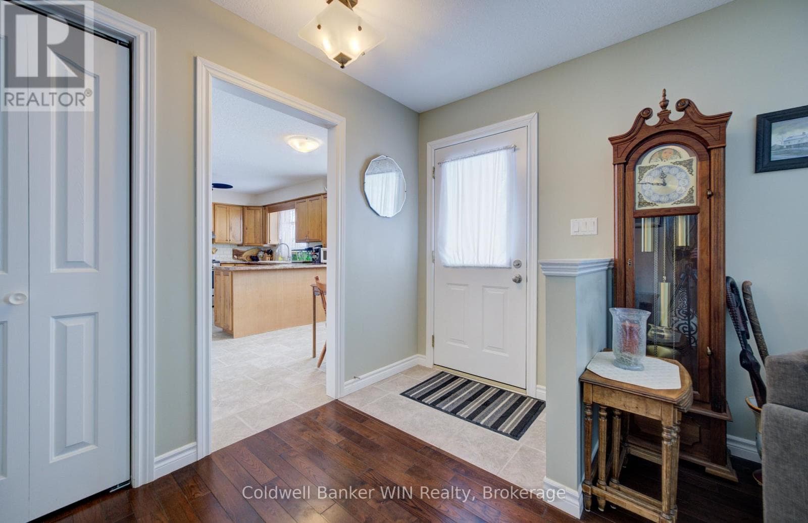 29 JOHN STREET W photo 3