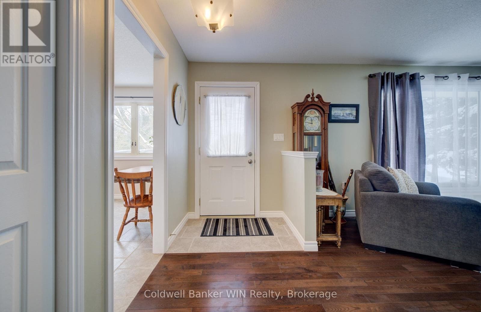 29 JOHN STREET W photo 4