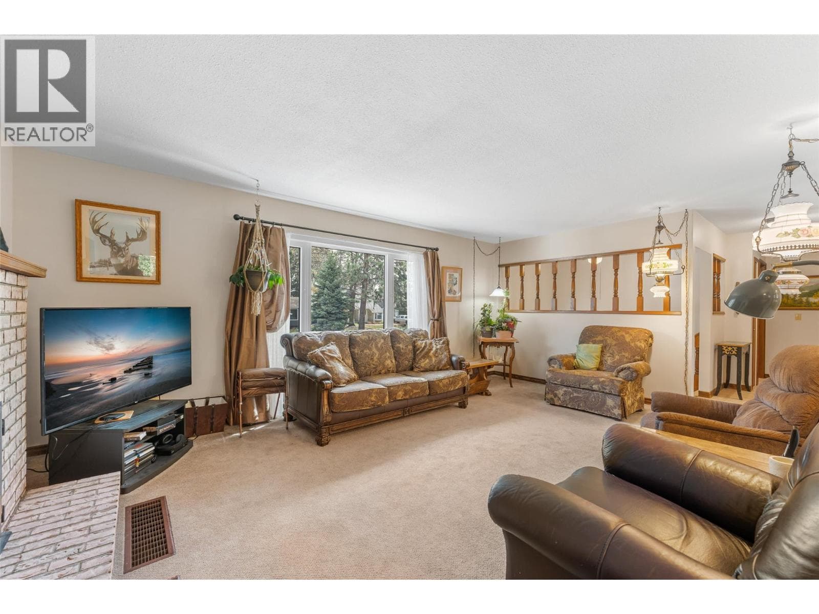 3430 Liard Court photo 2