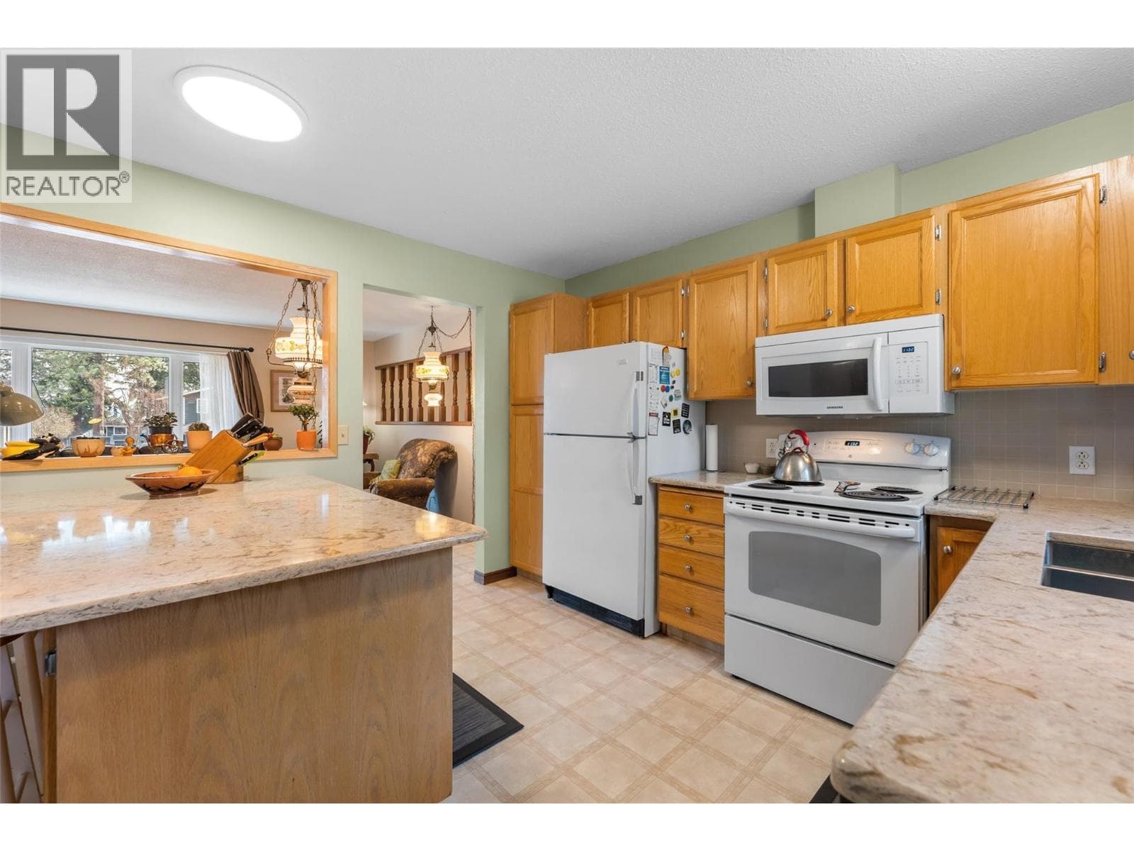 3430 Liard Court photo 3