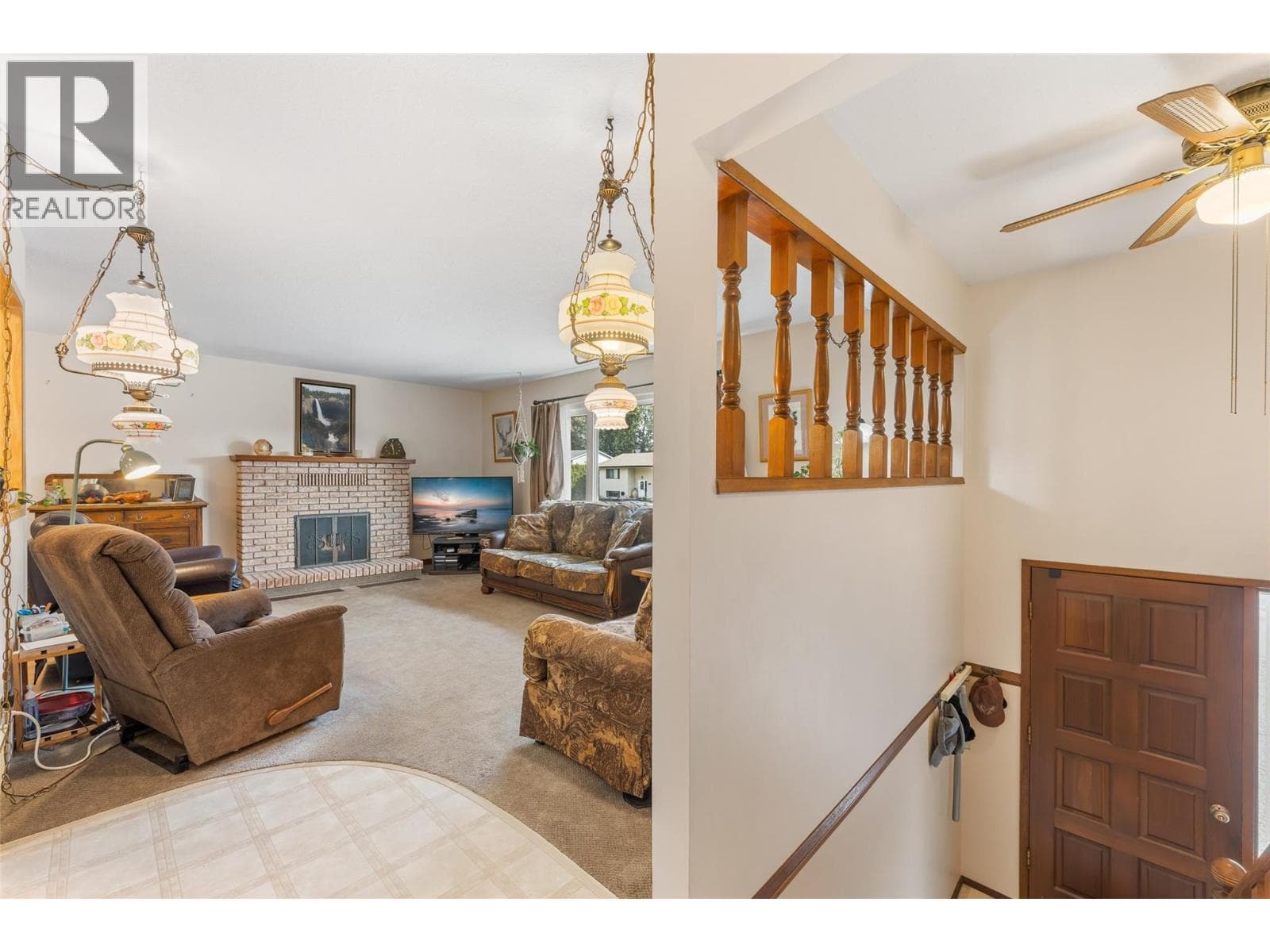 3430 Liard Court photo 5