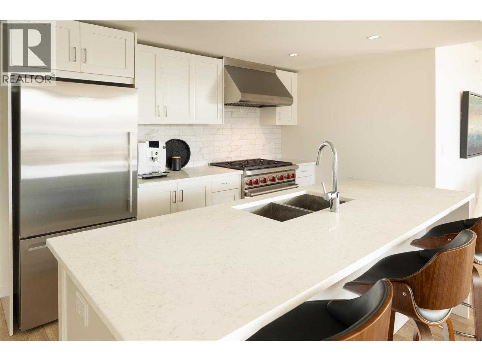 485 Groves Avenue Unit# 805 photo 5
