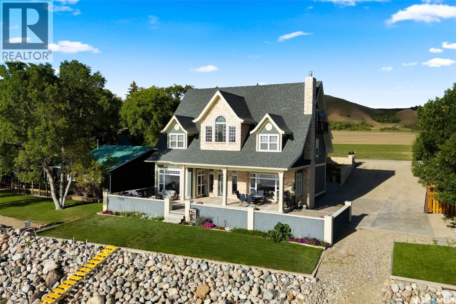 307A Currie AVENUE