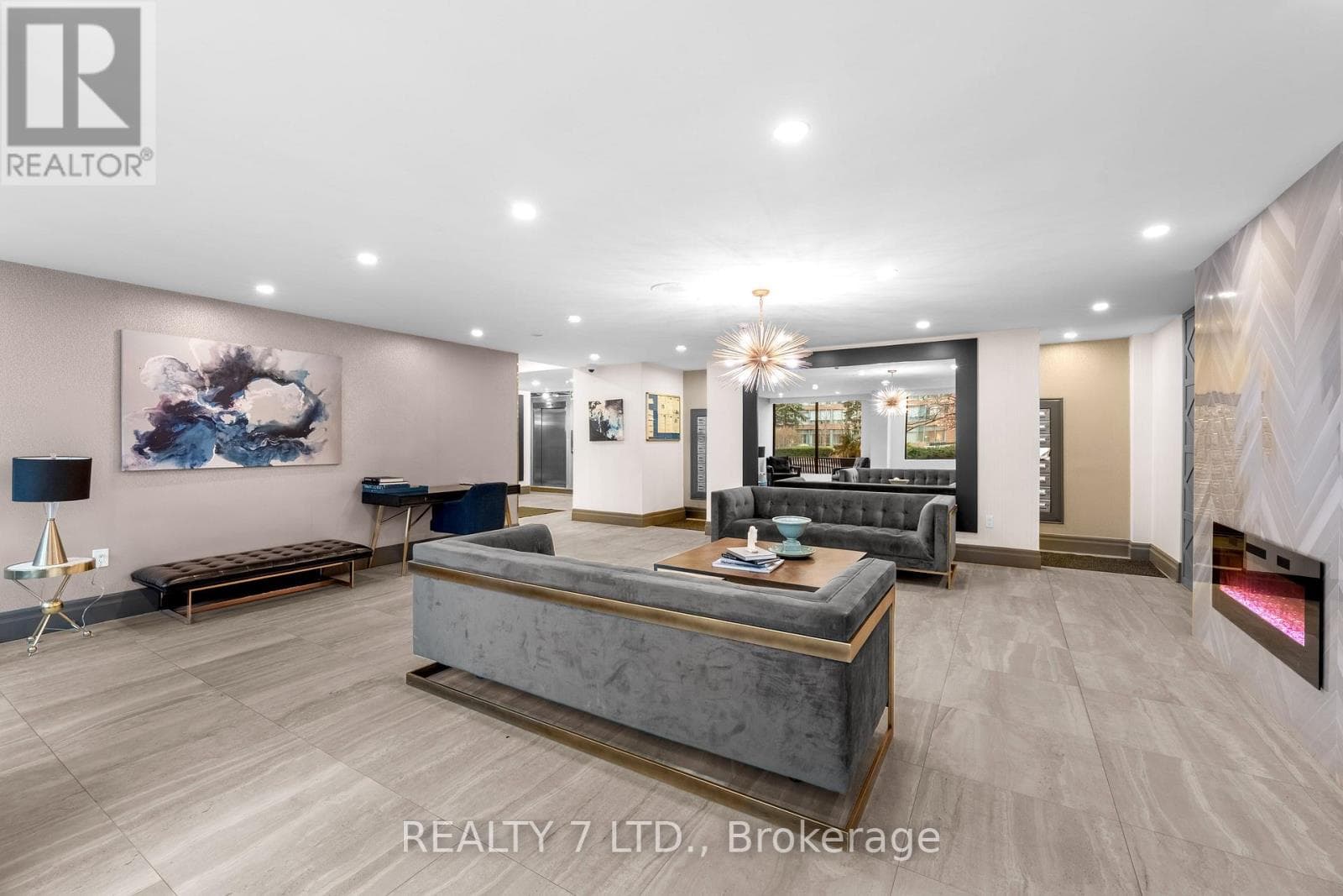 412 - 1270 MAPLE CROSSING BOULEVARD photo 5
