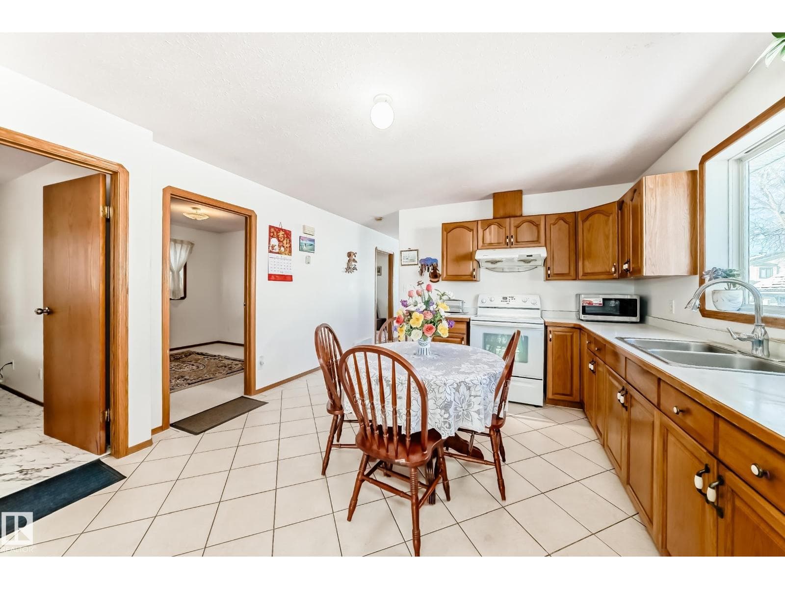 11913 80 ST NW photo 5