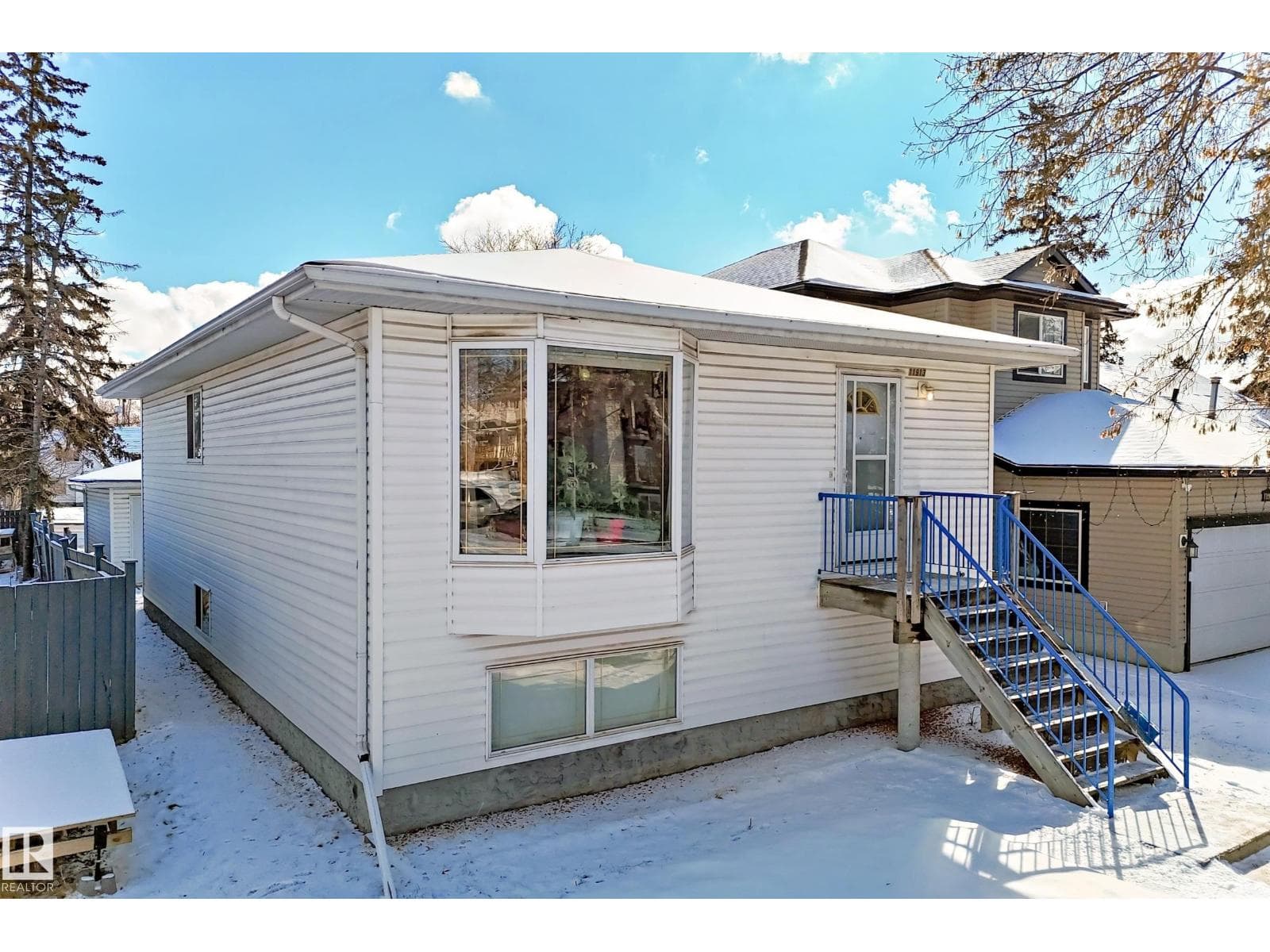 11913 80 ST NW photo 2