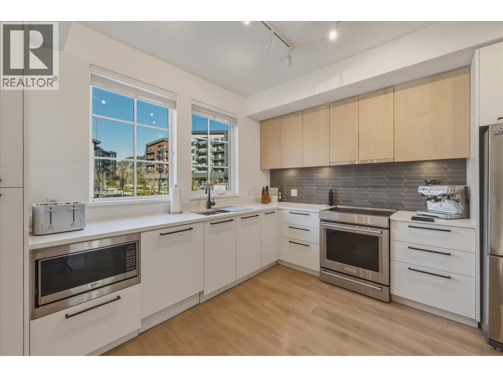 1361 MARINASIDE PLACE photo 4