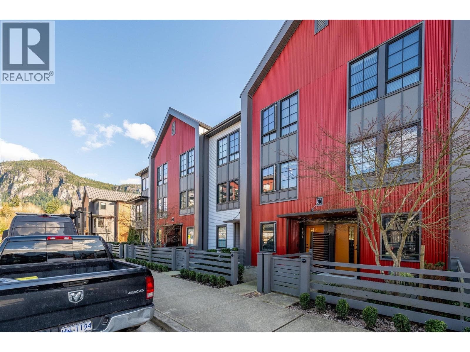 1361 MARINASIDE PLACE photo 3