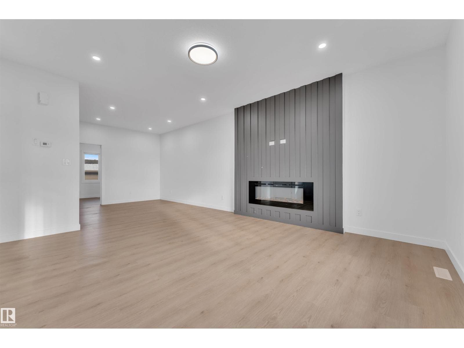 3608 39 AV — photo 4