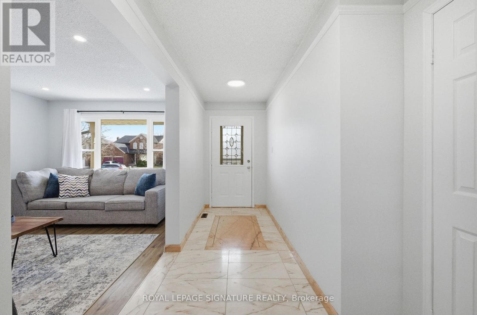 669 HIGHVIEW ROAD photo 2