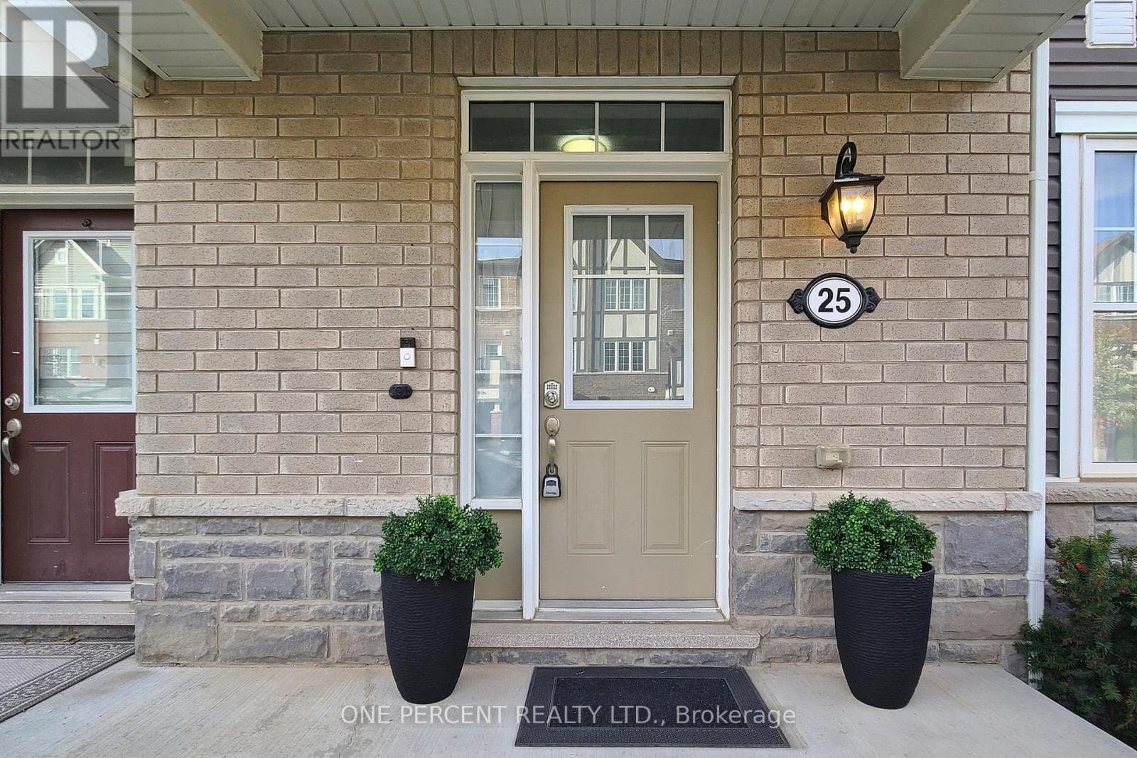 25 - 501 BUCKEYE COURT photo 4