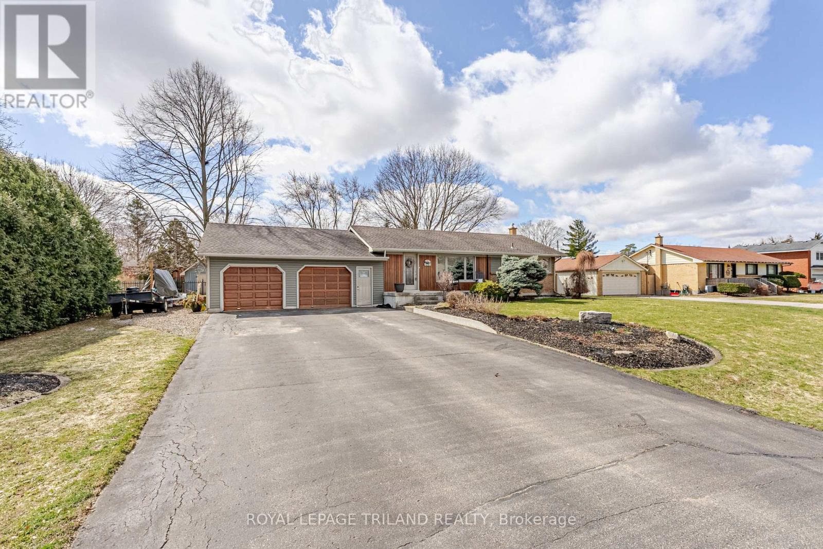 231 THAMES CRESCENT photo 2