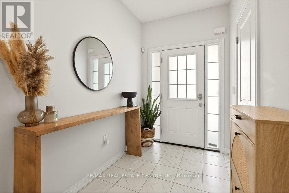74 BOBOLINK ROAD photo 4
