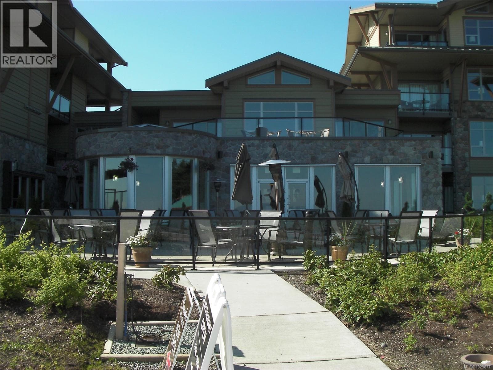 606/605A 181 Beachside Dr photo 5