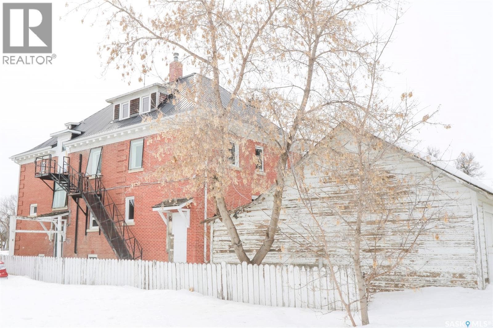 27 Dunlop STREET E — photo 2