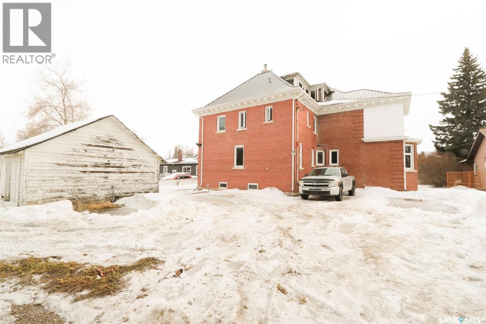 27 Dunlop STREET E — photo 3
