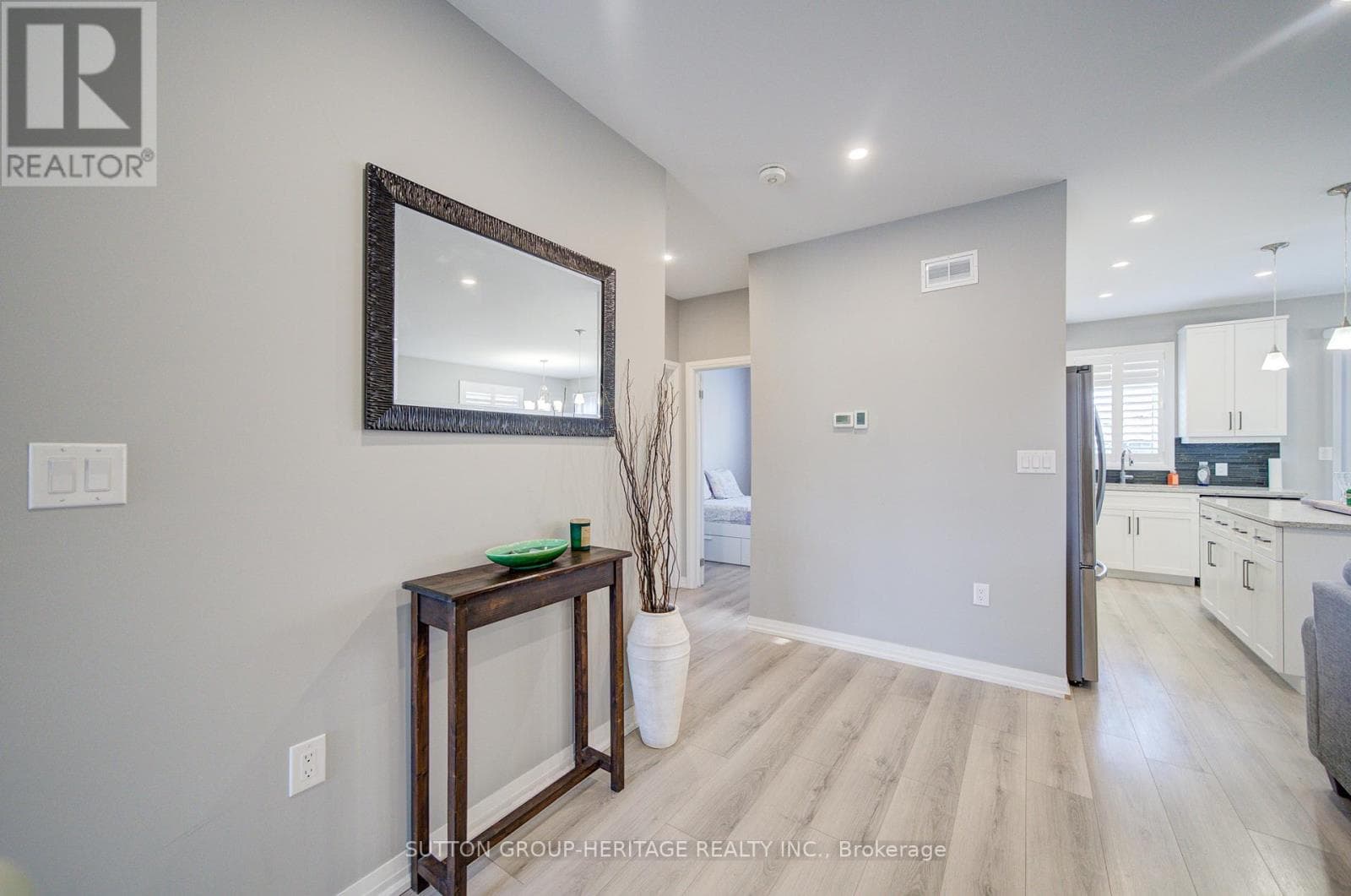 42 MCFARLAND DRIVE photo 4