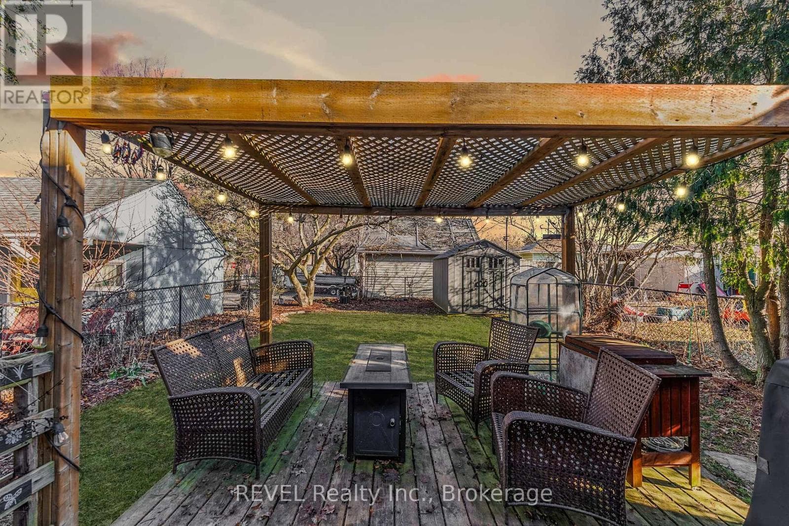 212 MAPLE AVENUE photo 5