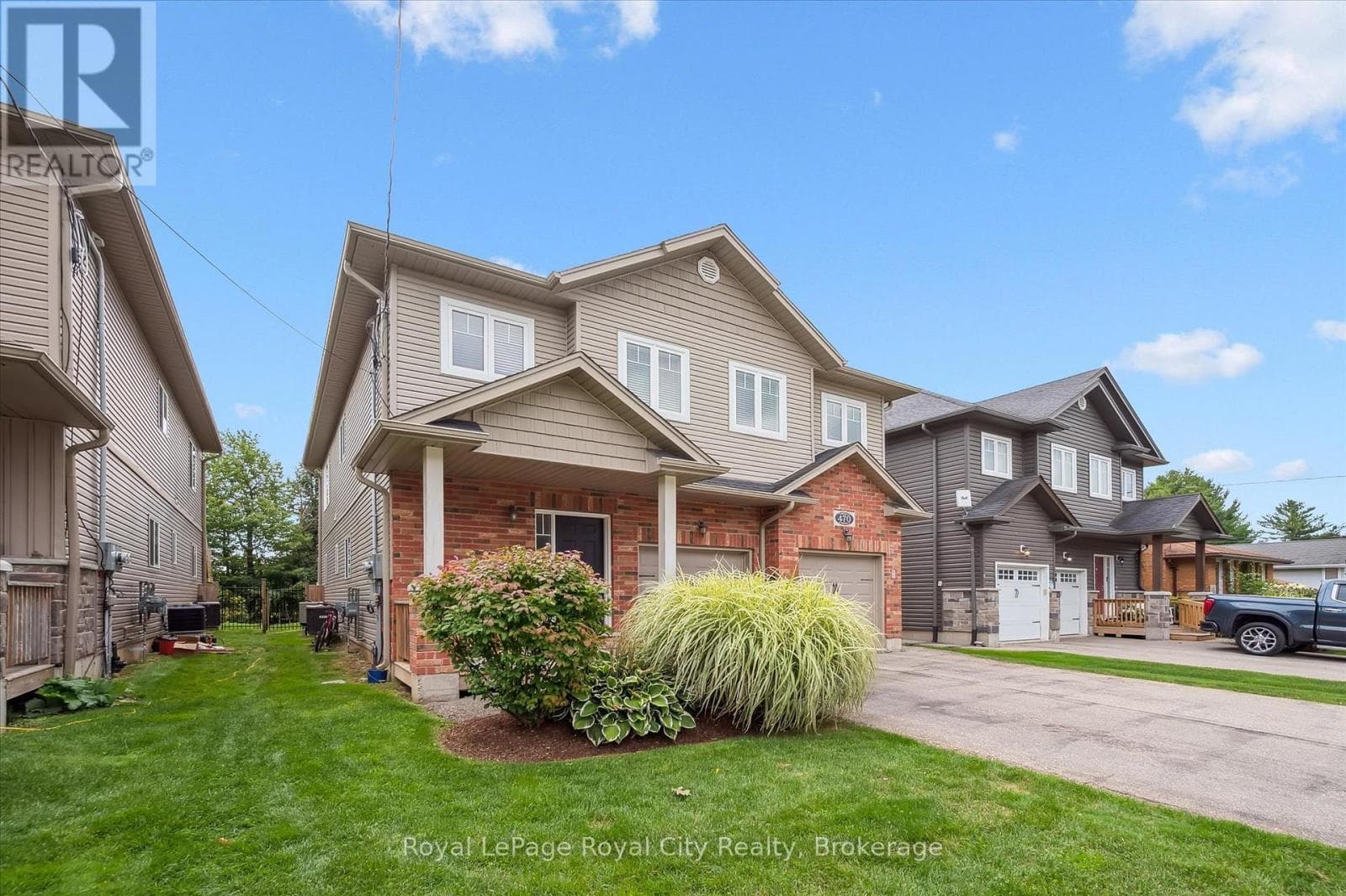 470 ELORA STREET photo 2