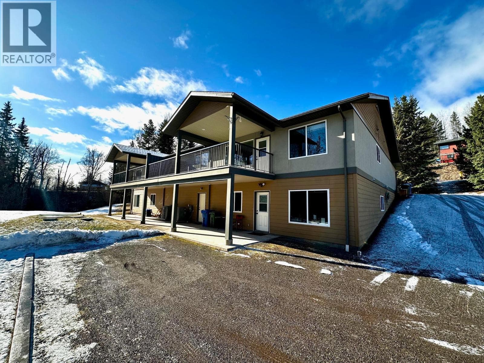 A-B 3640 VICTORIA DRIVE photo 2