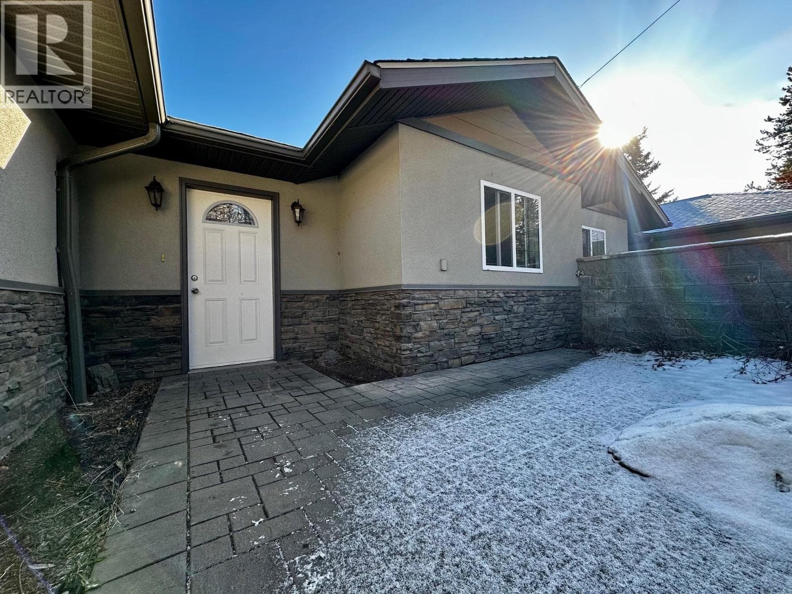 A-B 3640 VICTORIA DRIVE photo 5