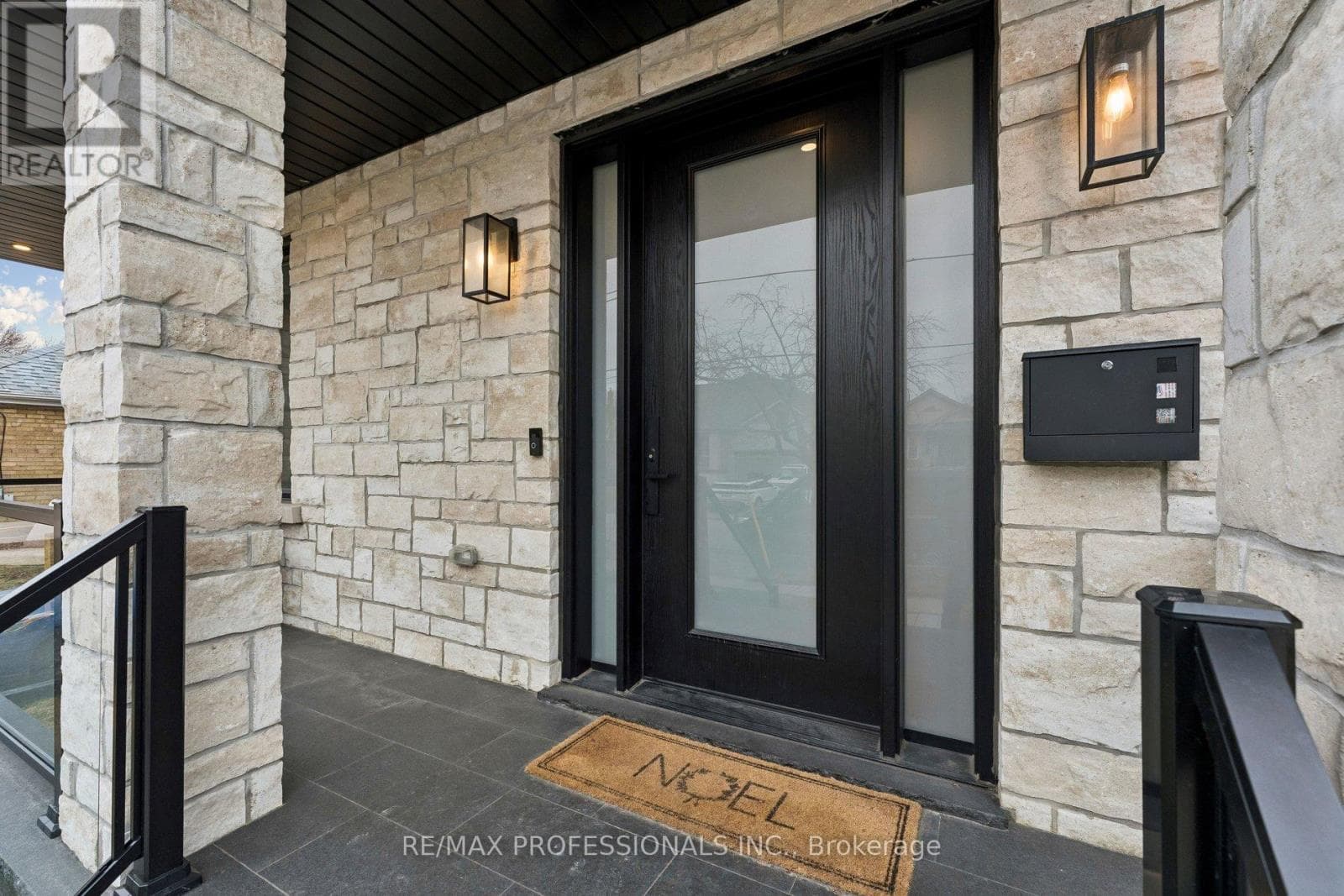 7 RANWOOD DRIVE photo 3