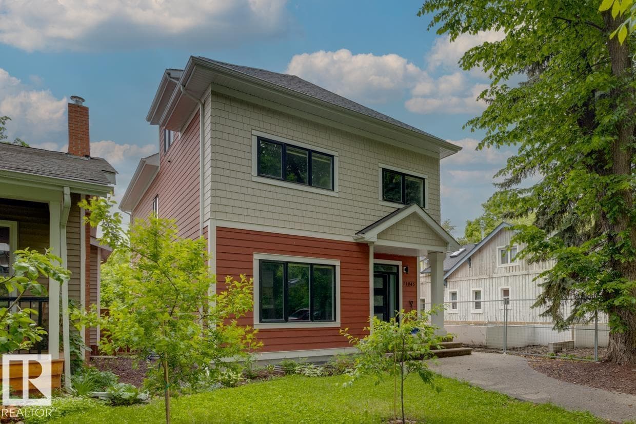 11045 85 AV NW photo 2