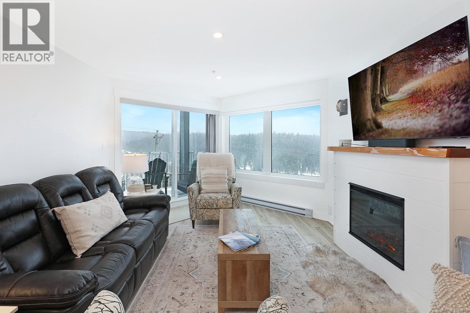 212 1320 Henry Rd photo 4