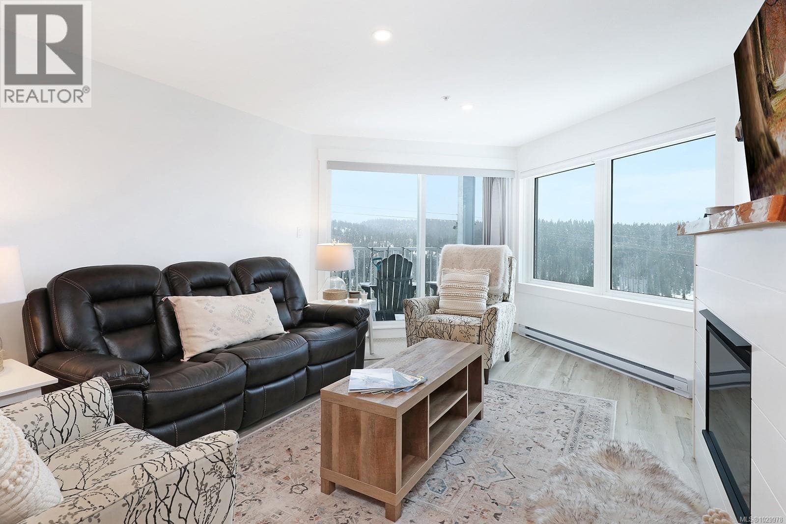 212 1320 Henry Rd photo 5