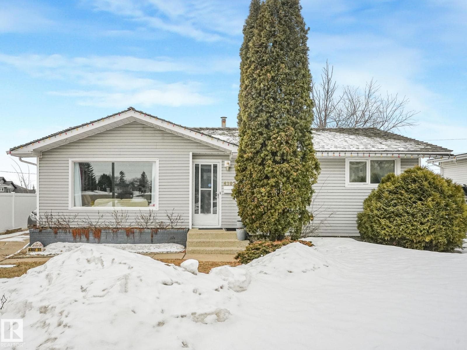 5 bed 3 bath single family at 4302 51 ST — $309,995