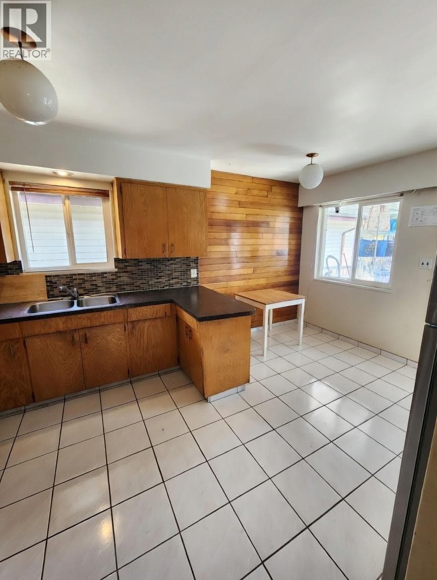 3312 QUEENS AVENUE photo 5