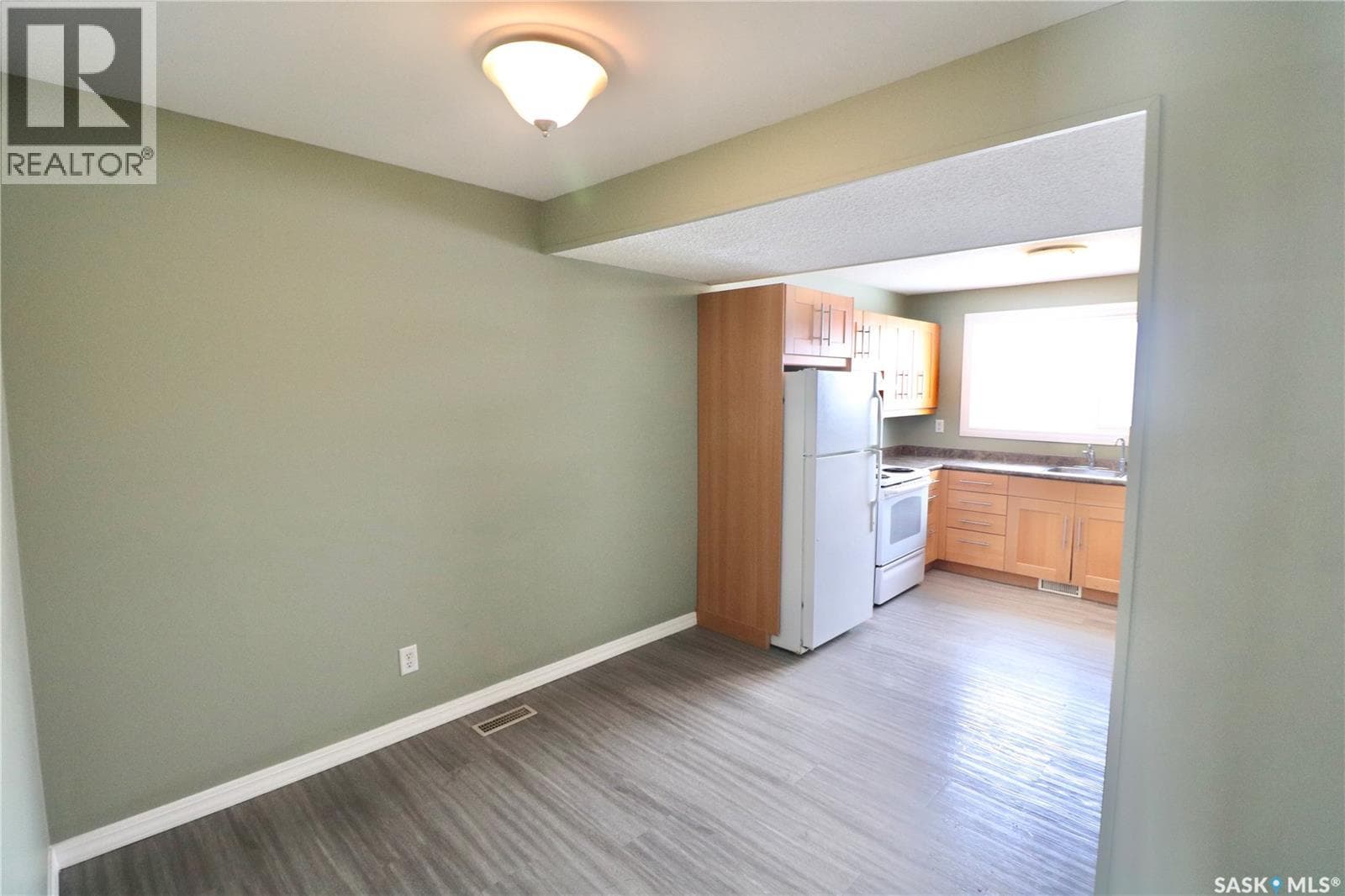 35 Mackenzie WAY — photo 2