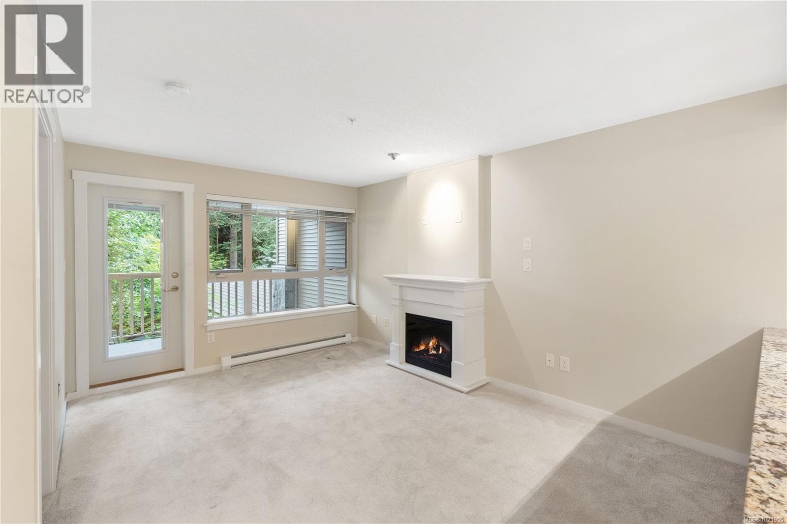 202 5670 Edgewater Lane photo 3