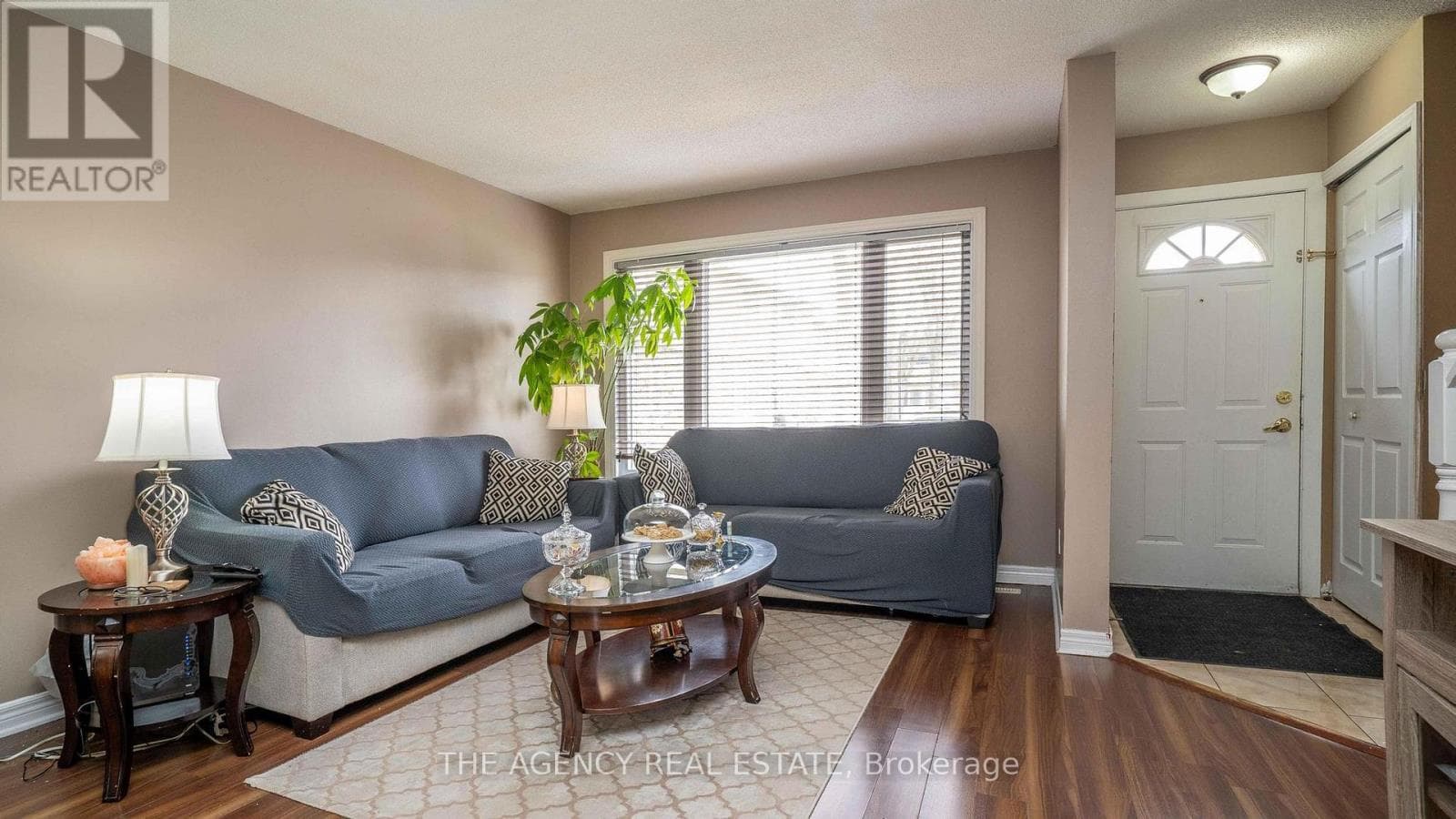40 - 1095 JALNA BOULEVARD photo 2