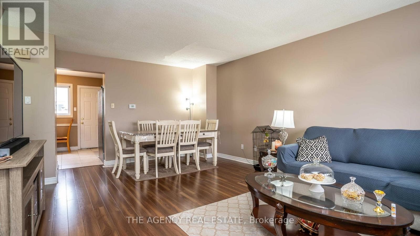 40 - 1095 JALNA BOULEVARD photo 4