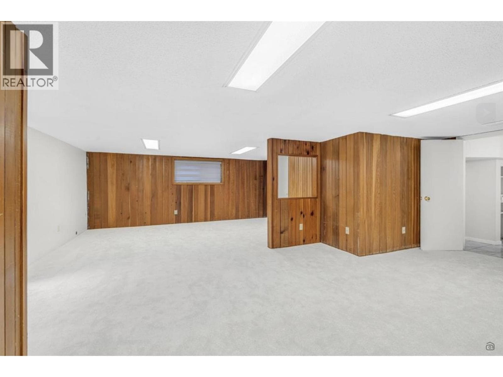7996 PRINCE EDWARD STREET photo 5