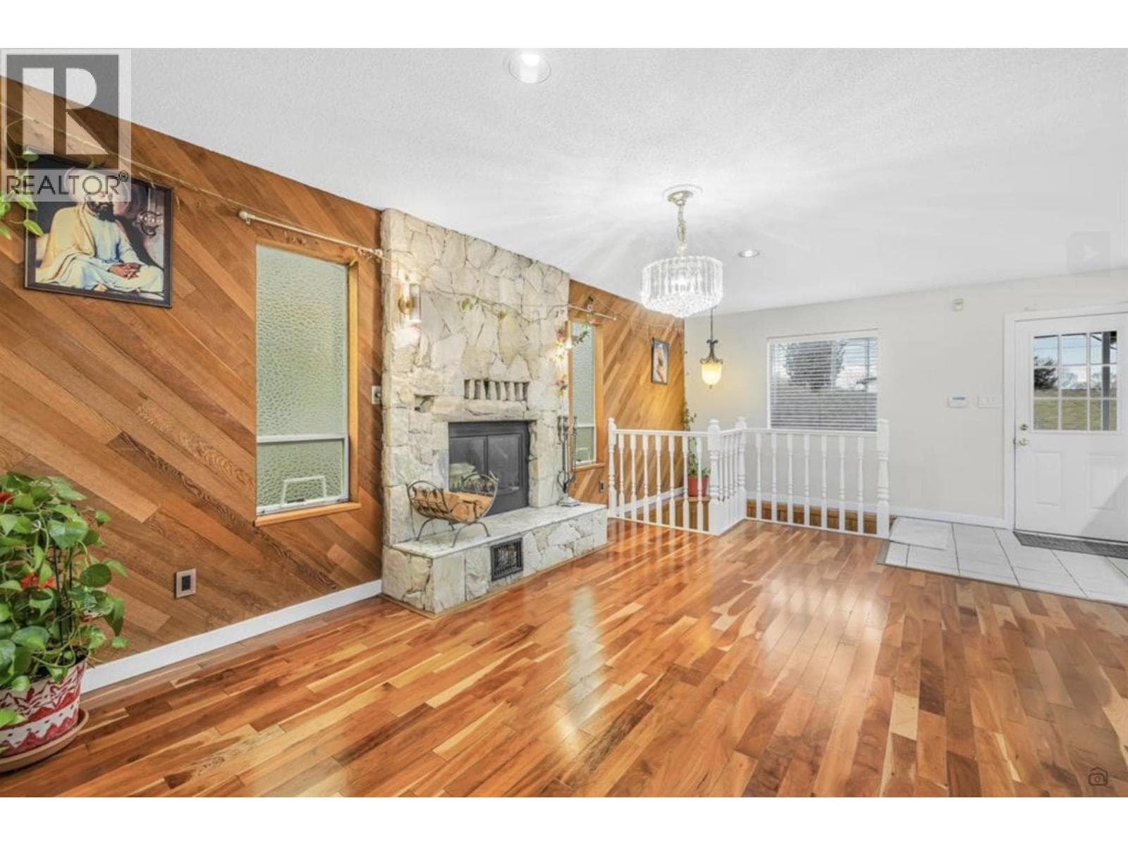 7996 PRINCE EDWARD STREET photo 3