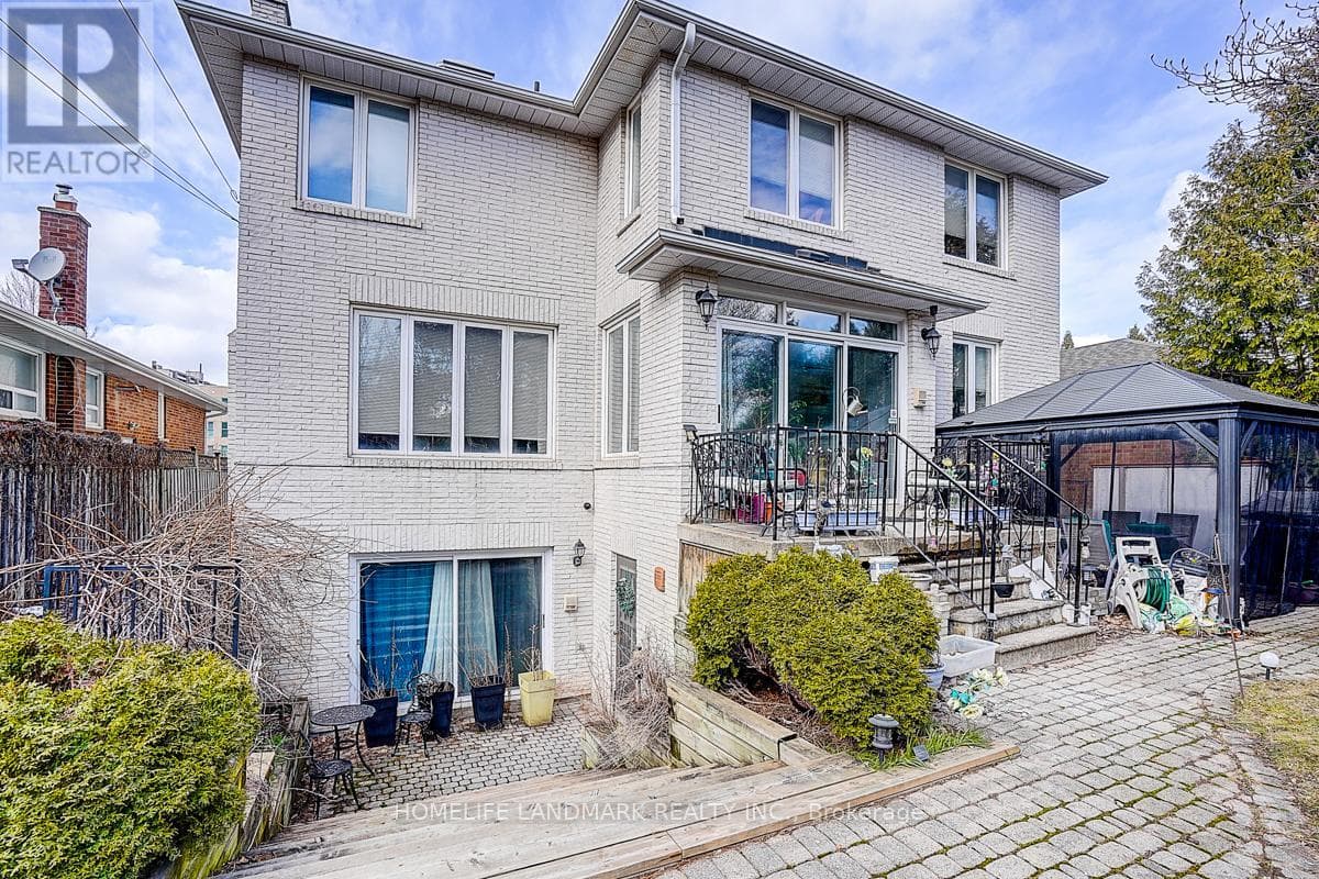 17 AVERILL CRESCENT photo 4