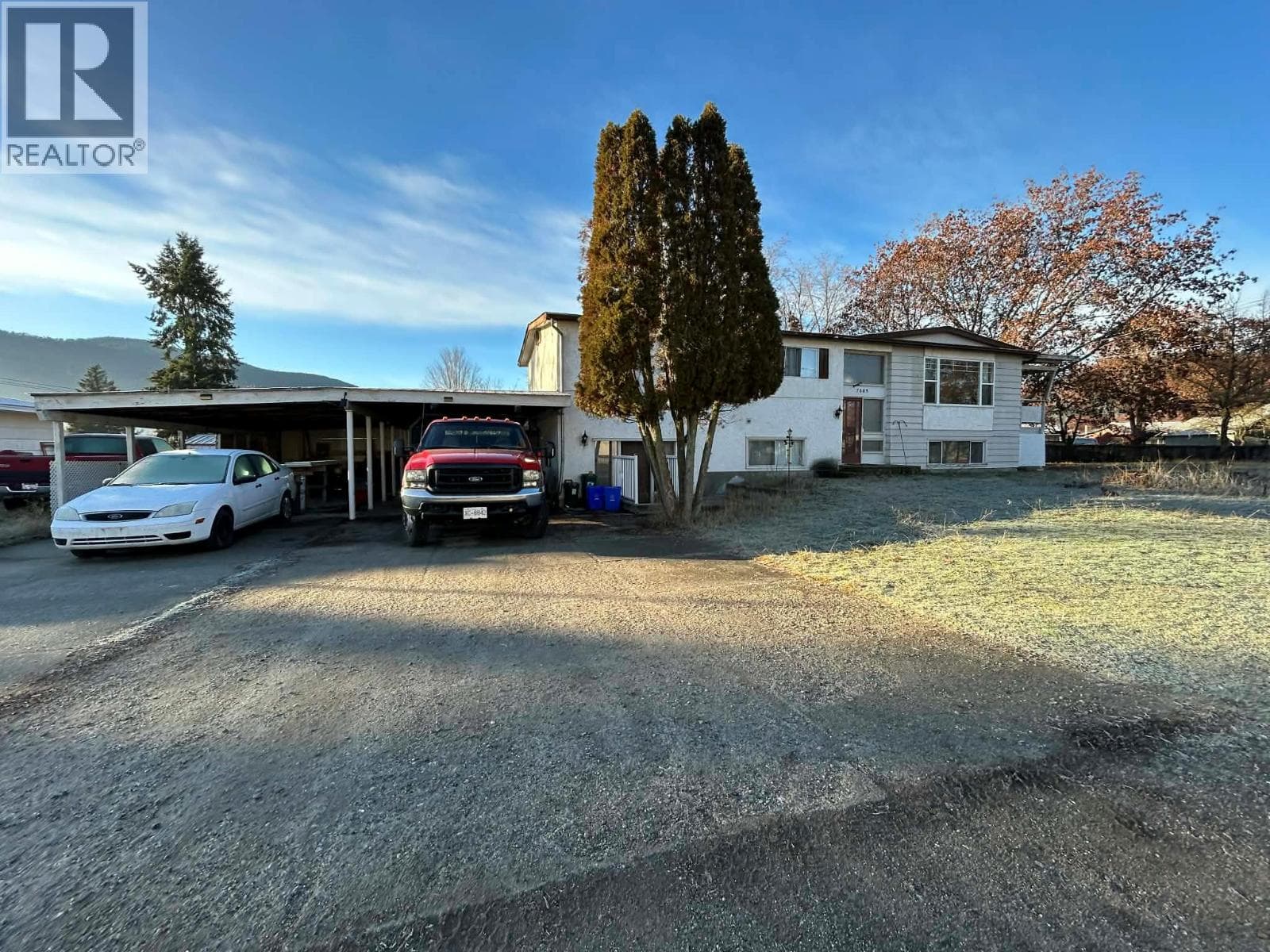 7083 DONALDSON Drive photo 2