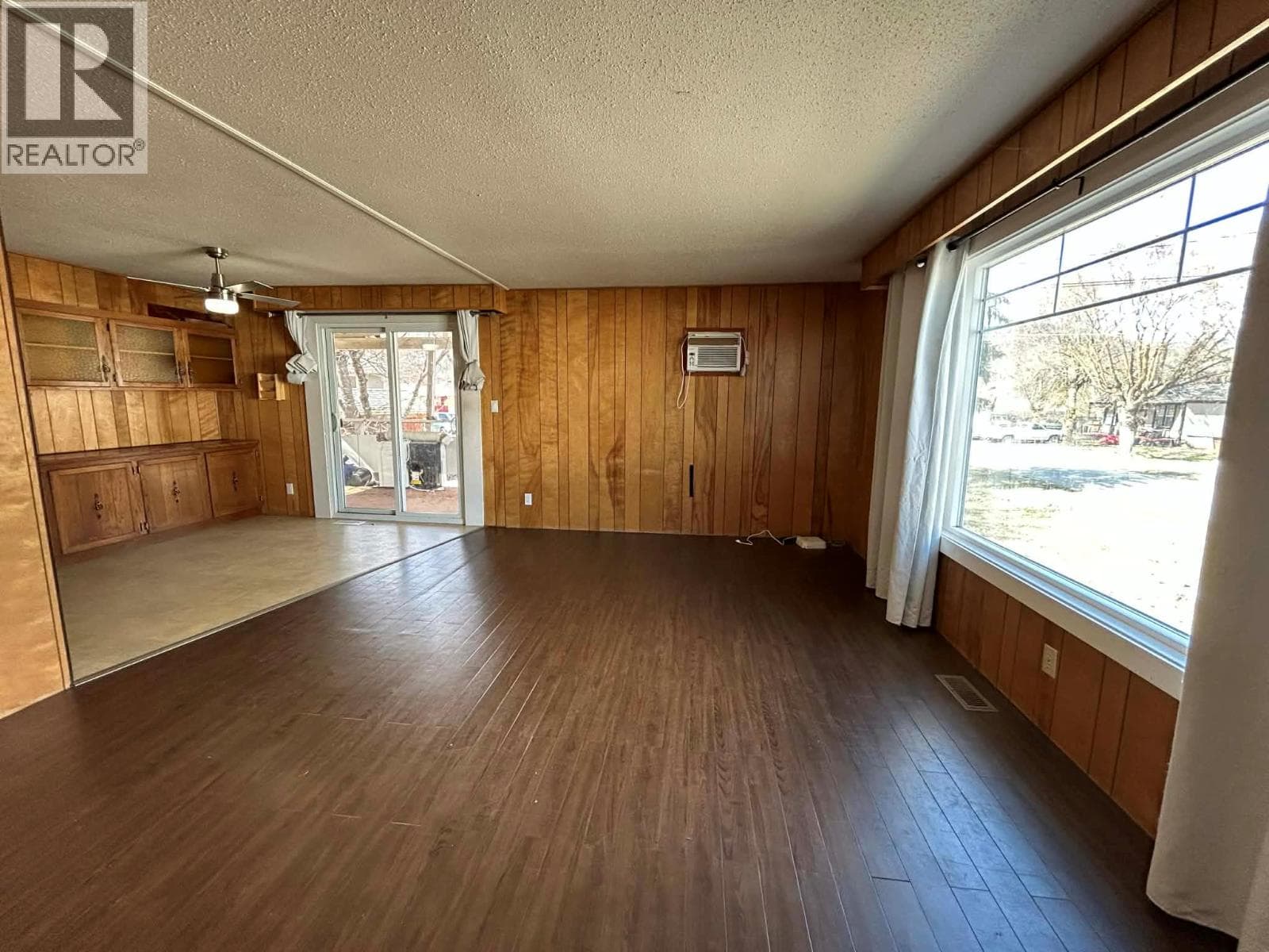7083 DONALDSON Drive photo 4