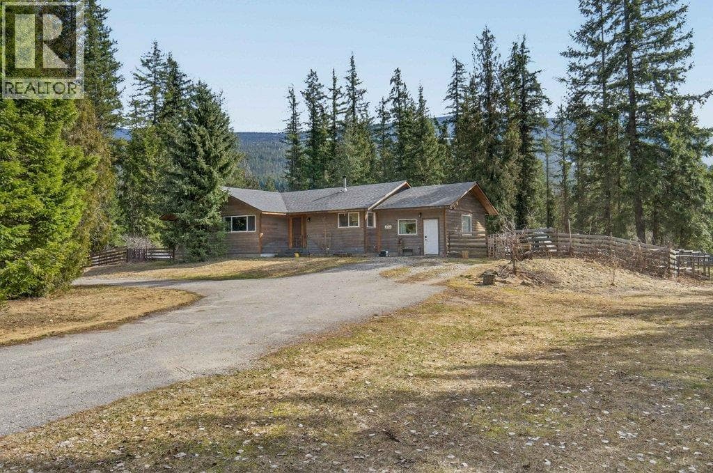 4198 Malakwa Road photo 2
