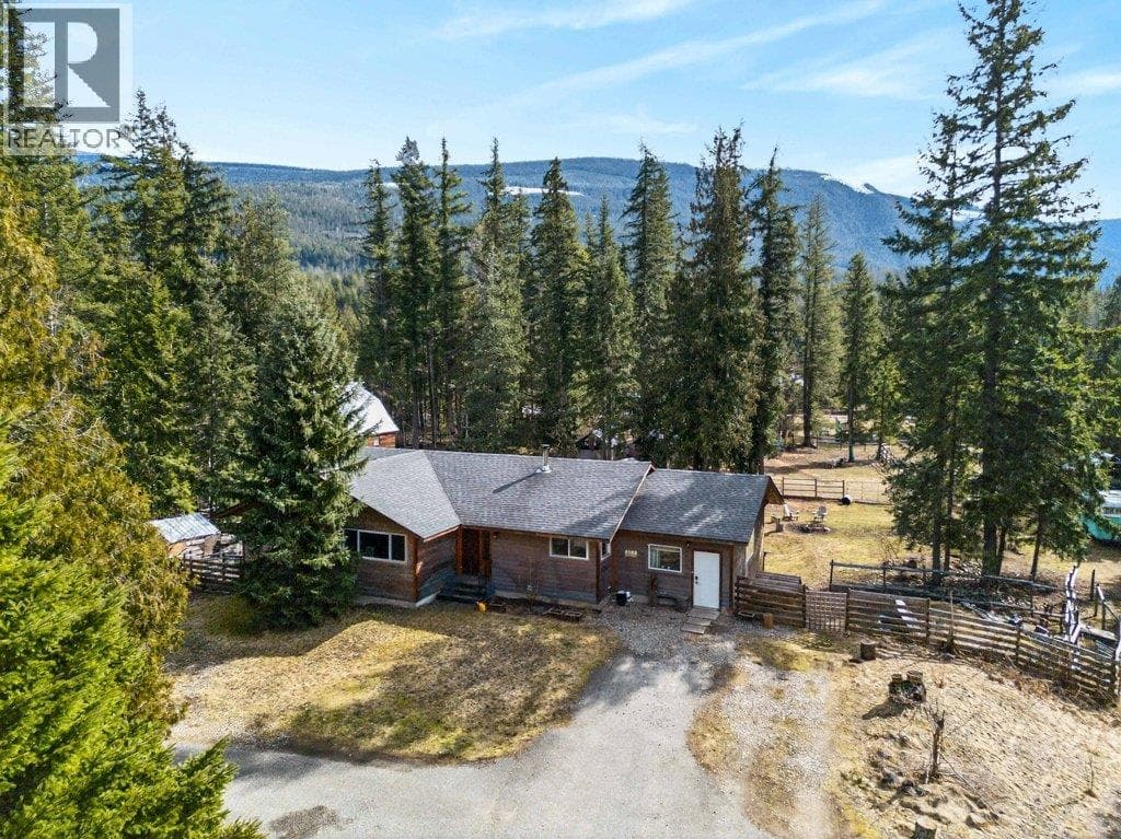 4198 Malakwa Road photo 5