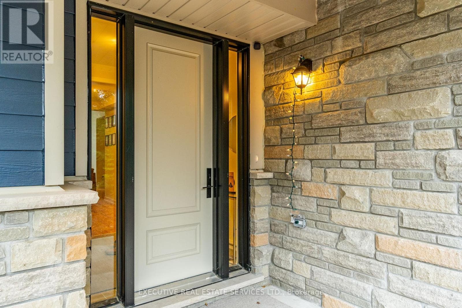 1049 GREENSVIEW DRIVE photo 3