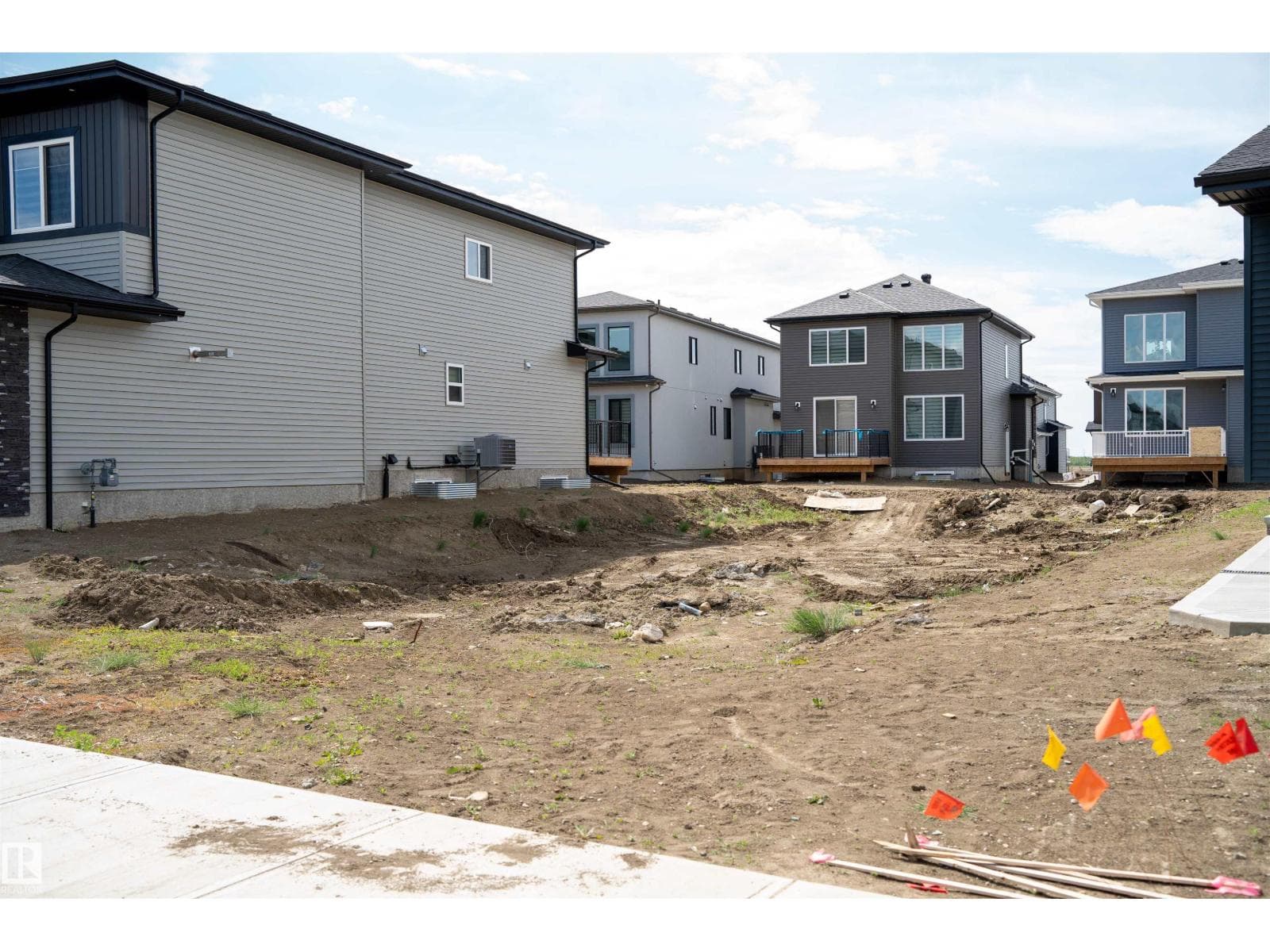 2703 62 AVE photo 2