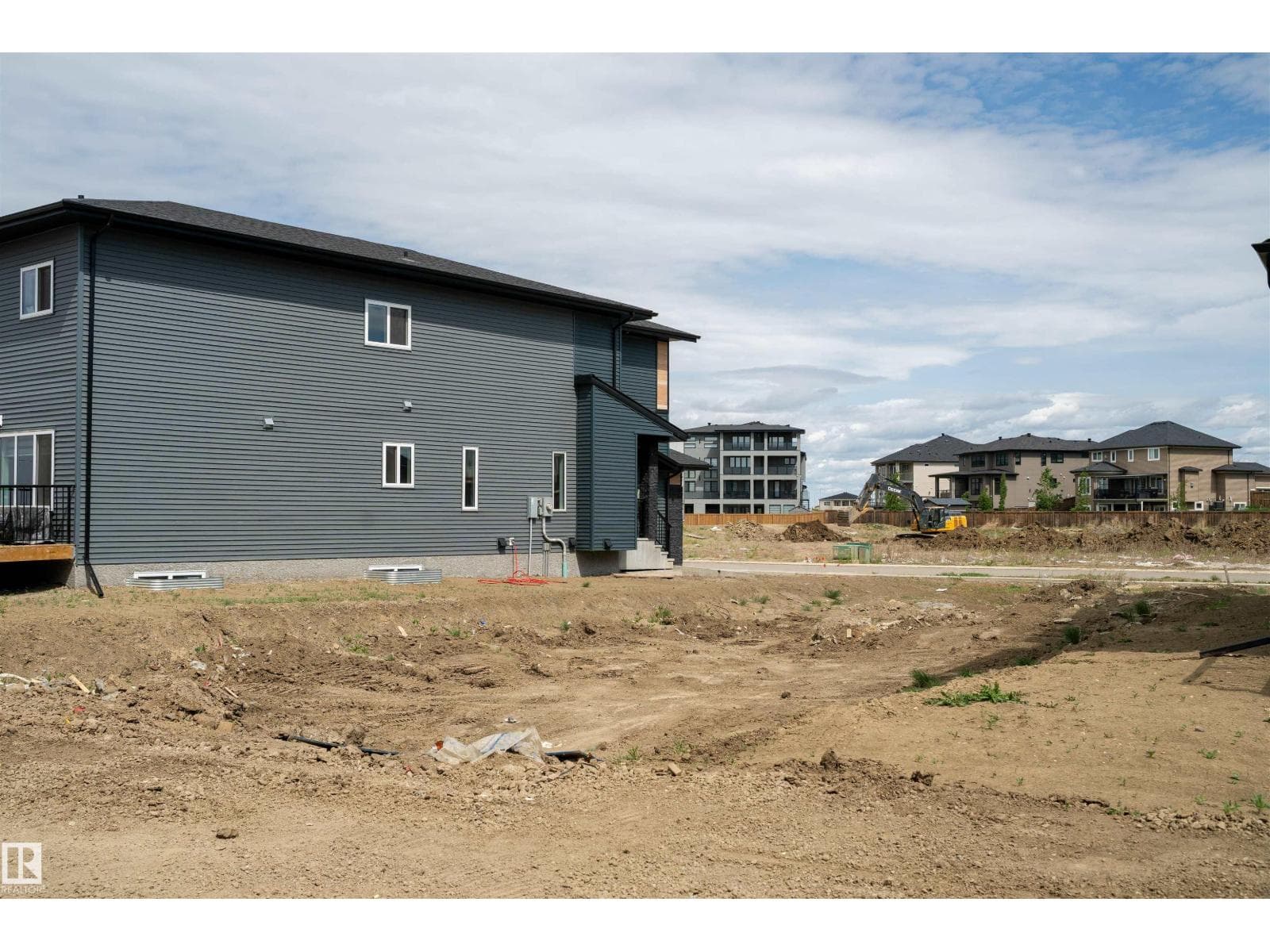 2703 62 AVE photo 3
