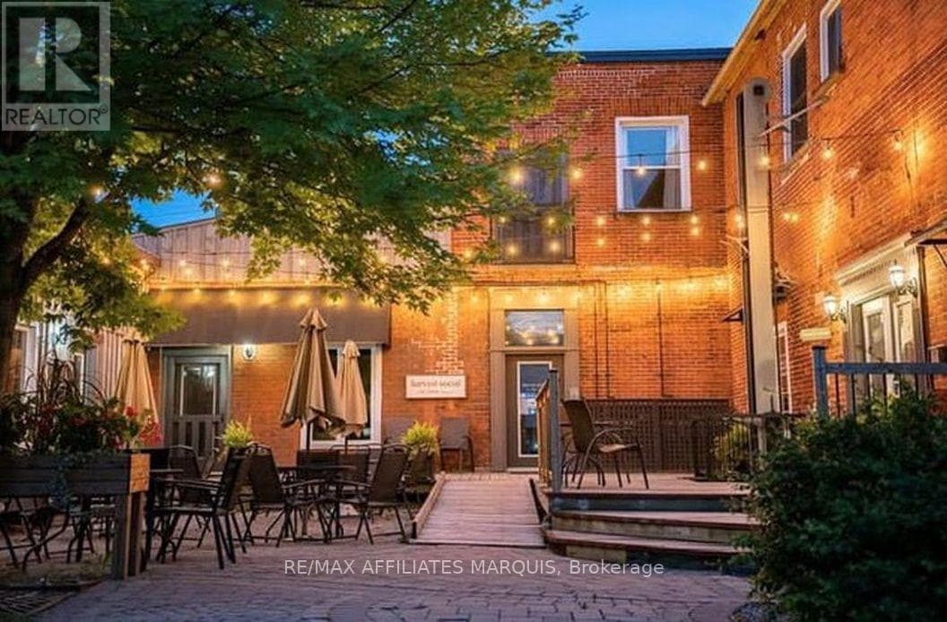 retail at 7 RUSSELL STREET W — $699,900