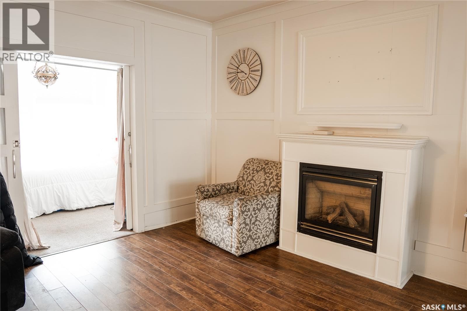 2128 Osler STREET photo 4