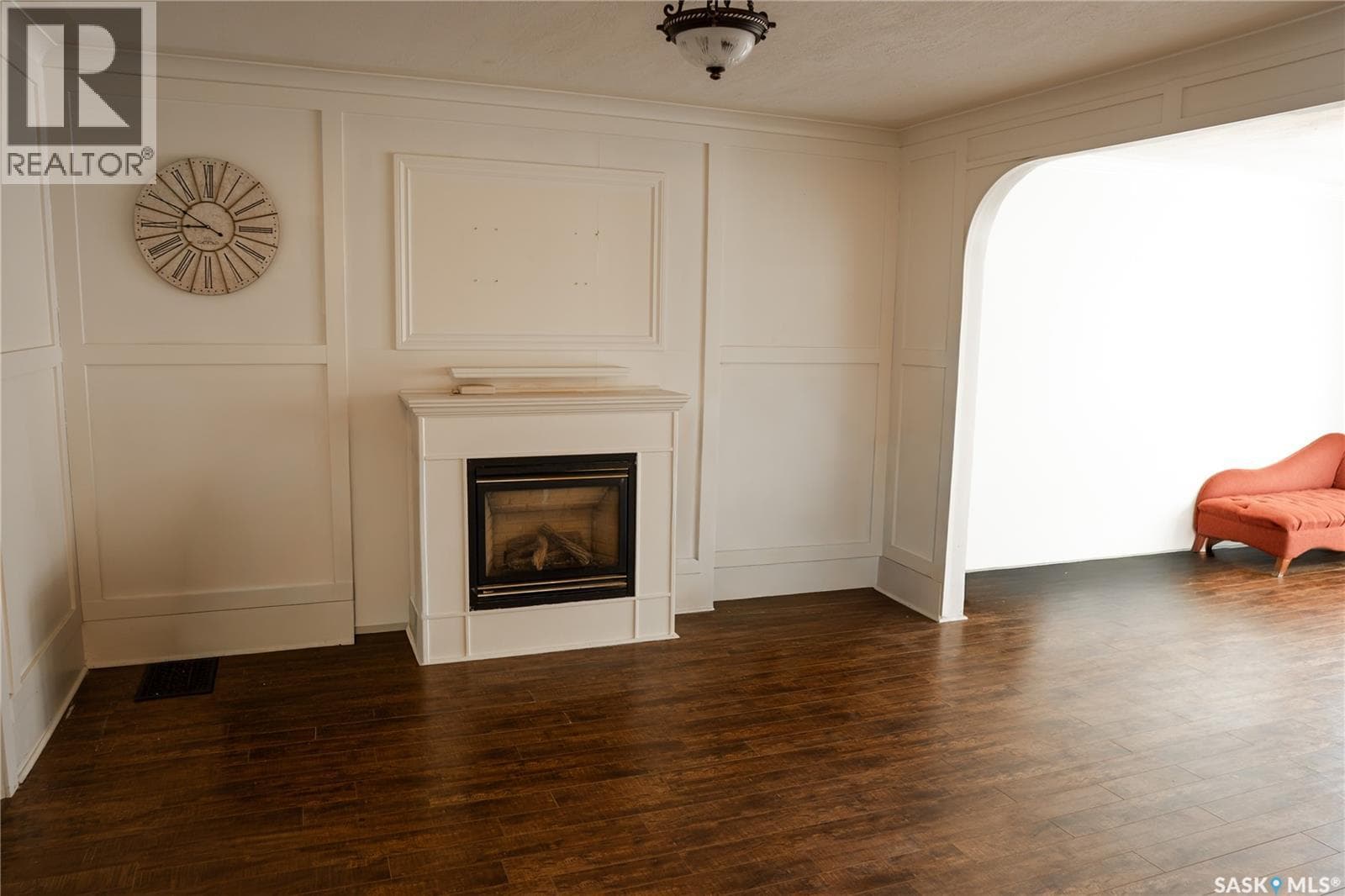 2128 Osler STREET photo 5