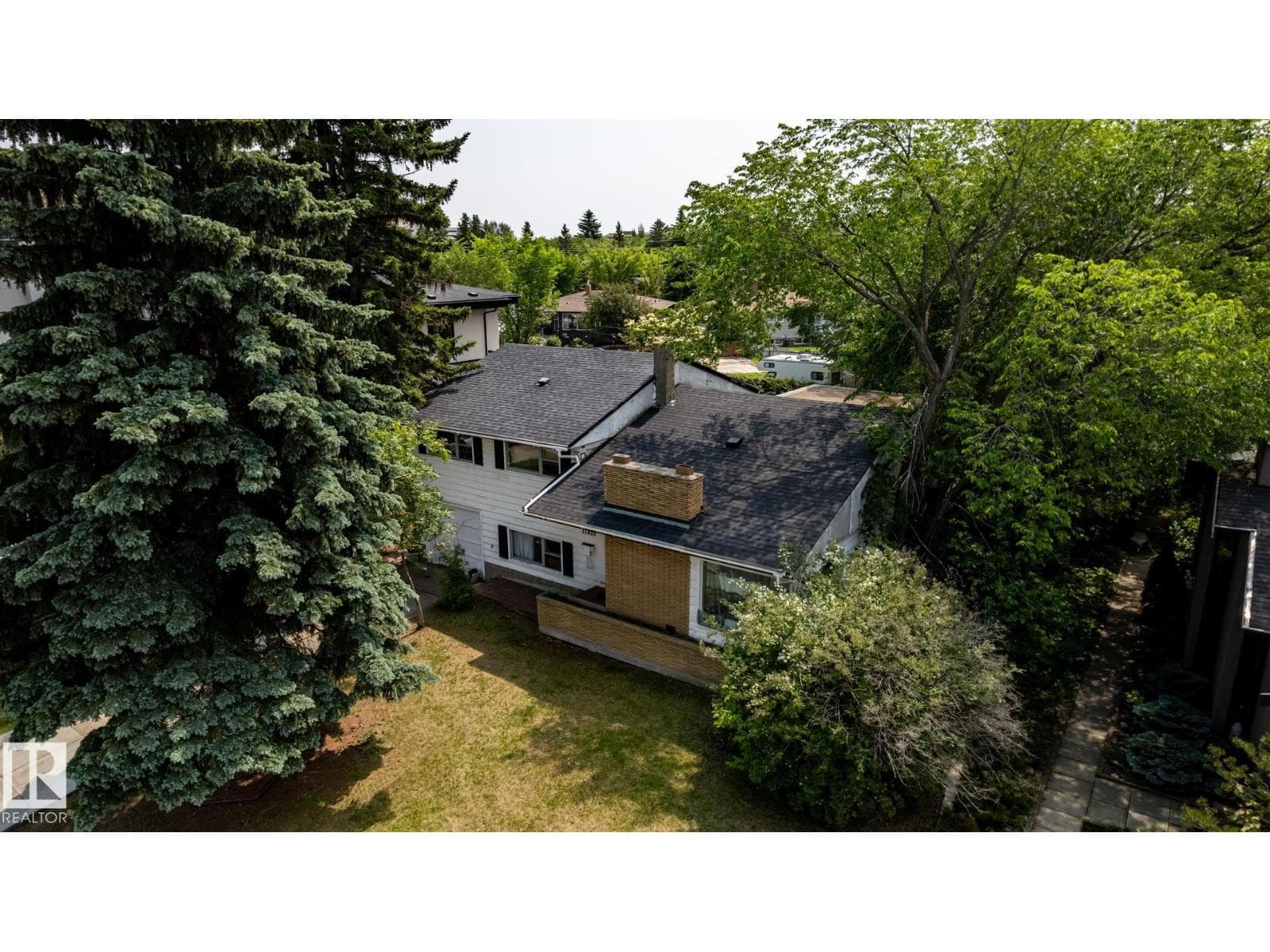 11819 87 AV NW — photo 2