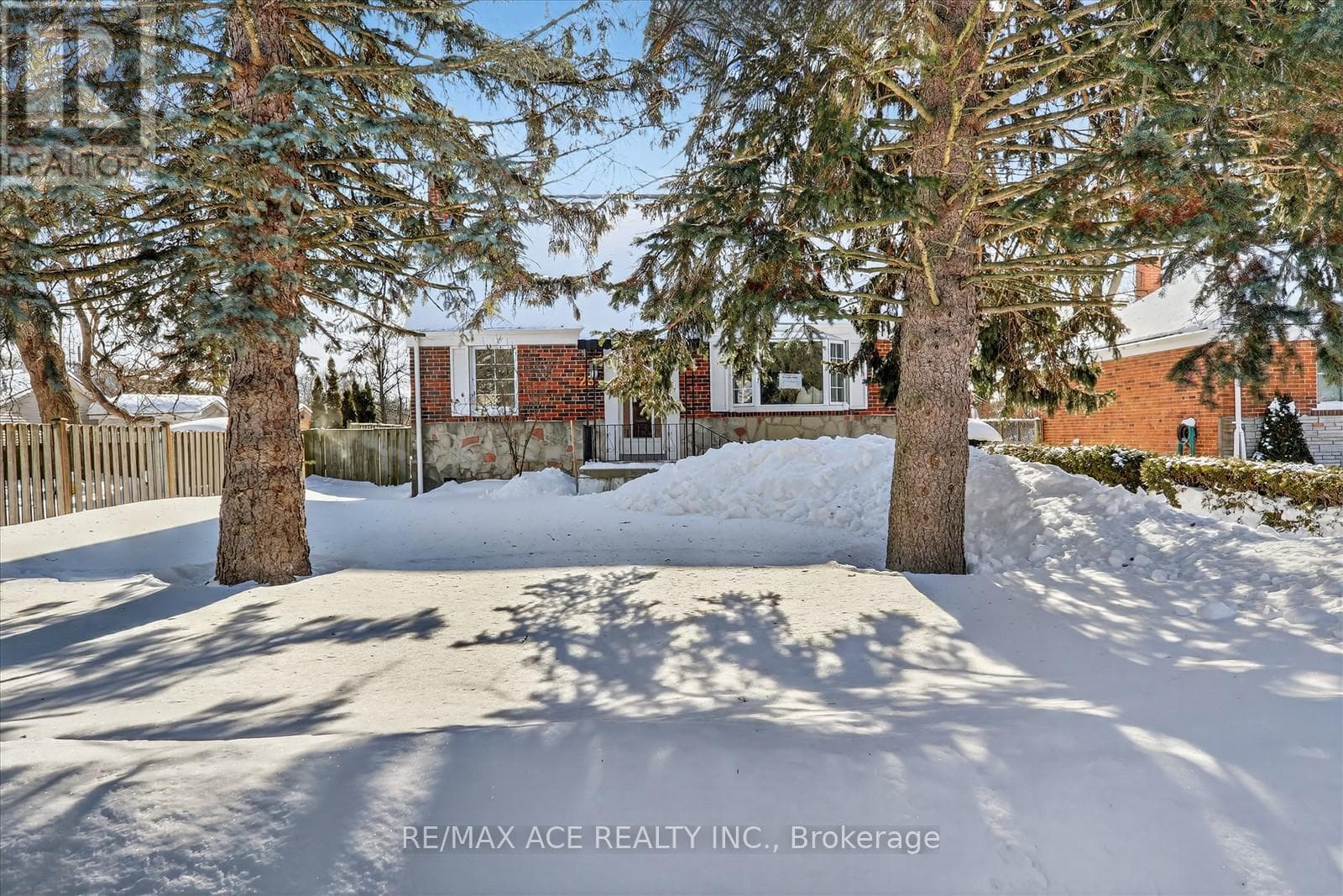 233 OAKRIDGE DRIVE photo 3